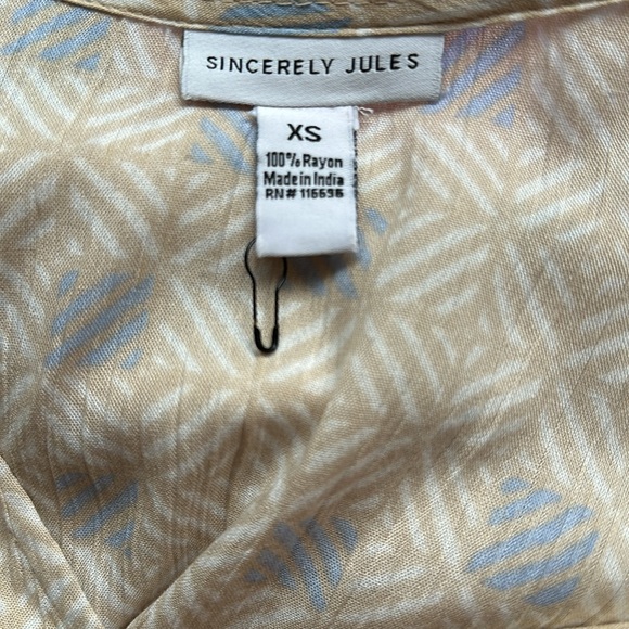 Sincerely Jules Maxi Dress XS Women's Sleeveless Tiered Beige Blue Geo Buttons - Picture 11 of 12